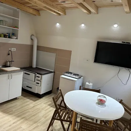 펜션 Zaovinski Cardaci *